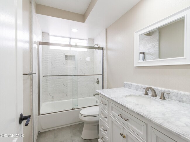 Building Photo - 382 Rockedge Dr