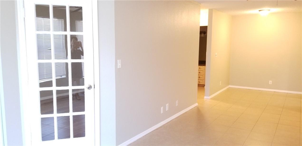 Building Photo - 2846 S University Dr