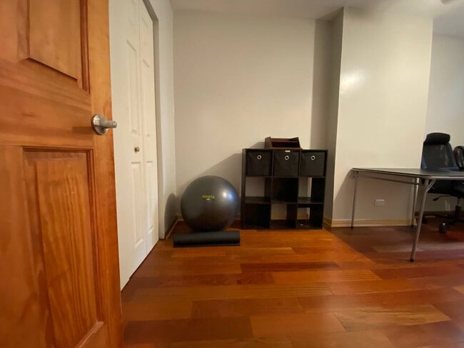 Building Photo - 419 E Oakwood Blvd