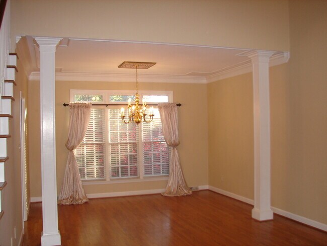 Building Photo - 1325 Beckton Ct