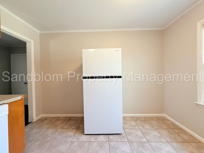 Building Photo - 2614 S Urbana Ave