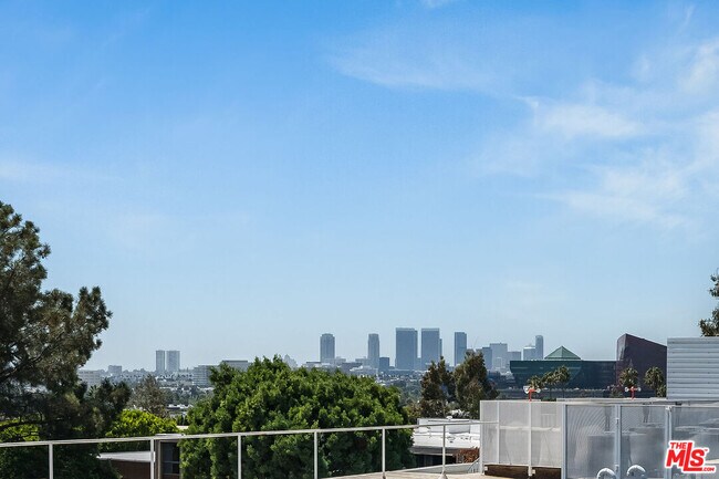 Building Photo - 1030 Kings Rd