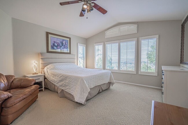 Building Photo - Stunning 4-Bedroom Home with Downstairs Bed/Bath, Views, and Remodeled Kitchen!