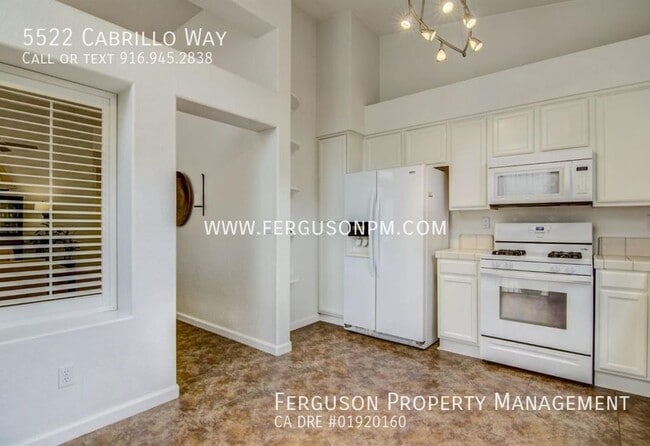 Building Photo - 5522 Cabrillo Way