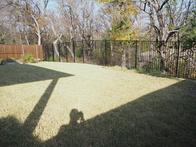 Building Photo - 2502 Sun Grove Rd