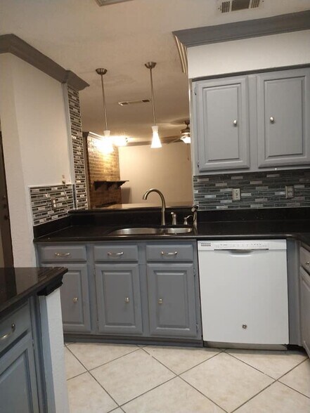 Building Photo - 1108 Harwell Dr