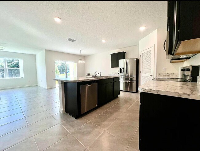 Building Photo - 498 Periwinkle Dr
