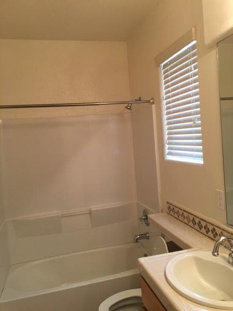 Building Photo - 738 Chandon Dr