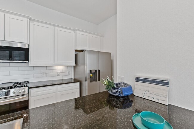 Building Photo - 4131 Balboa Dr