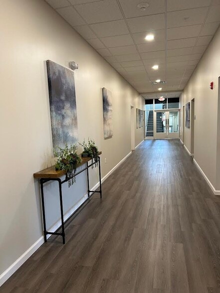 Building Photo - 127 Lake St