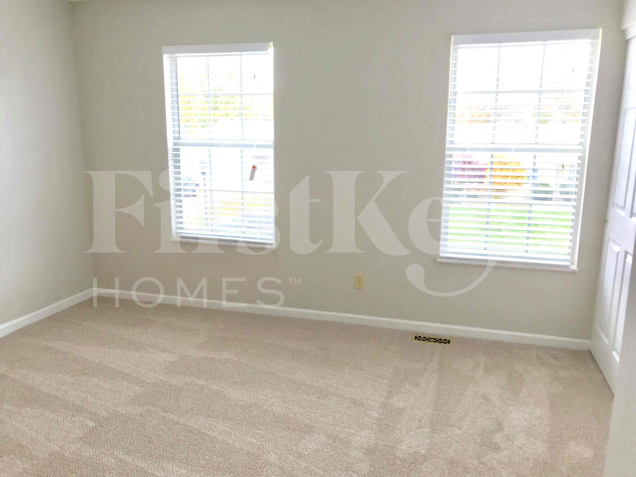 Building Photo - 9 Kingsmont Ct