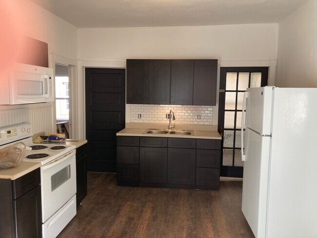 Building Photo - PRE-LEASING