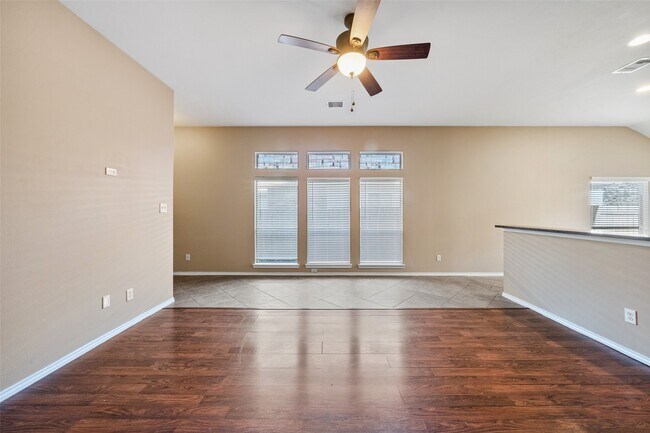 Building Photo - 9307 Sunlit Park Dr