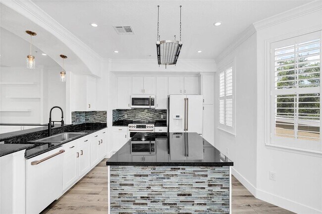 Building Photo - 1579 Chatfield Pl