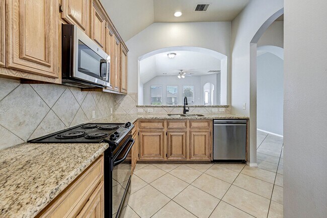 Building Photo - 18923 Bluestone Hollow Ln