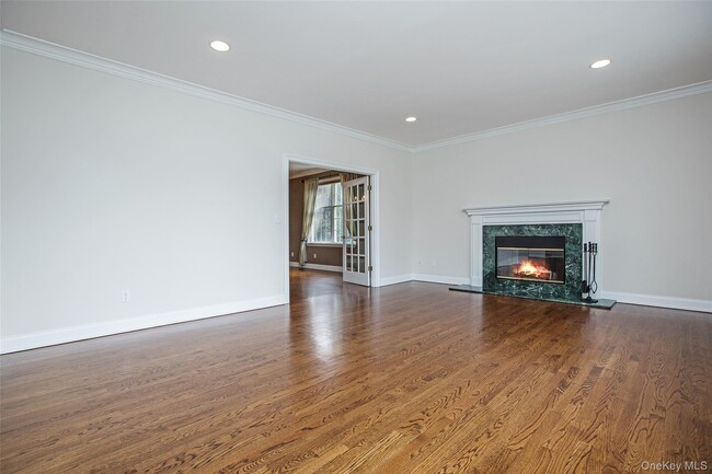 Building Photo - 423 English Pl