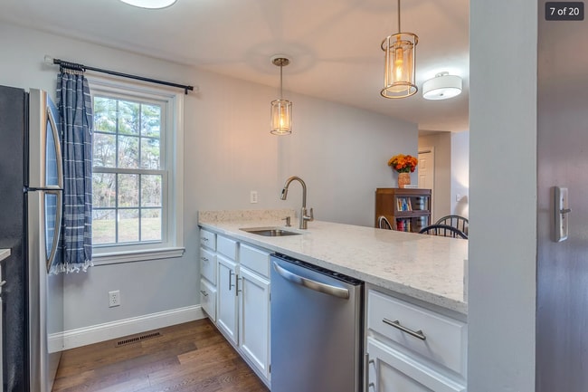 Building Photo - 106 Glengarry Dr