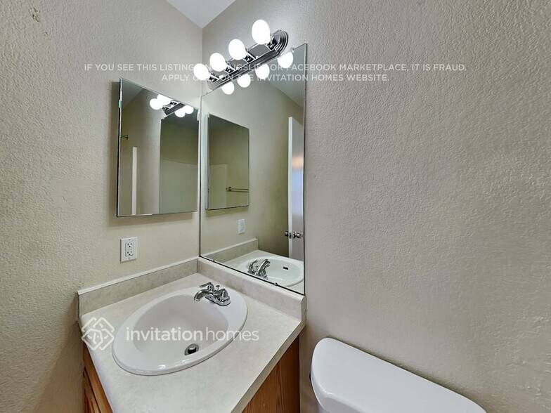 Building Photo - 5115 E 100th Dr