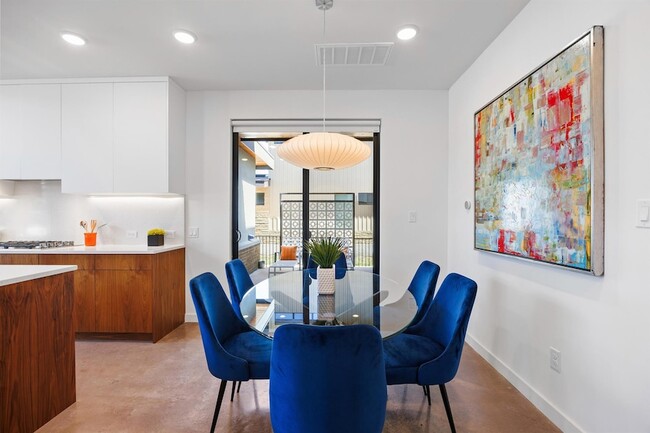 Building Photo - 480A Starlight Village Unit