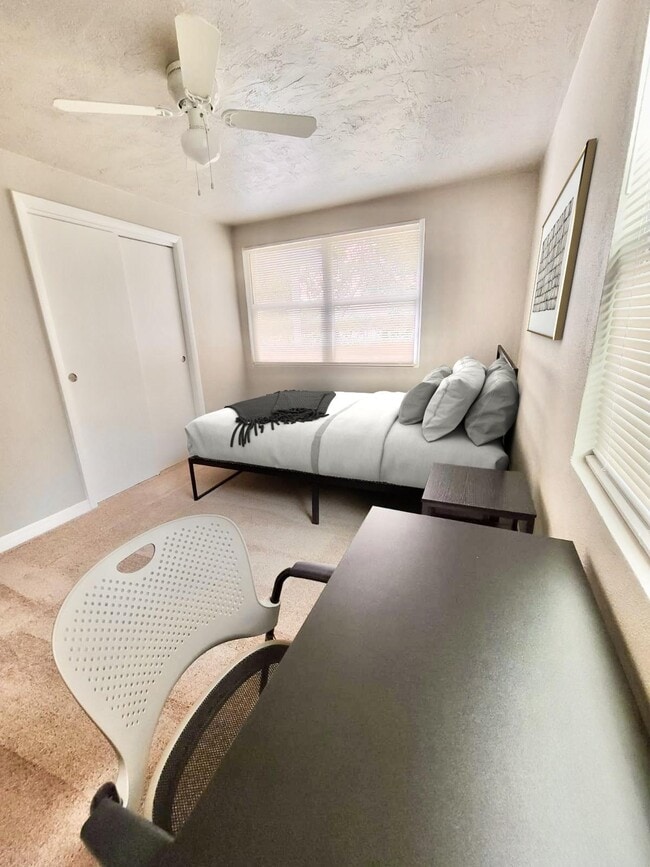 Building Photo - 1372 Browning St