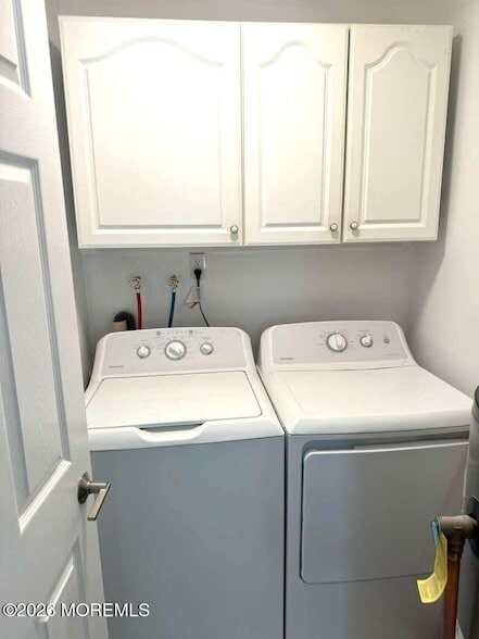 Building Photo - 175 Amberly Dr