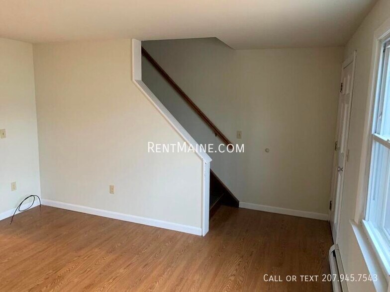 Building Photo - 33 Yale St