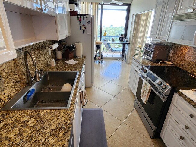 Building Photo - 4748 S Ocean Blvd