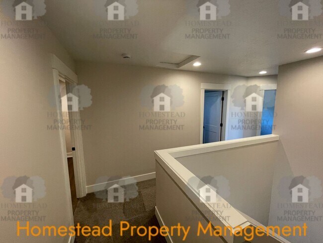 Building Photo - 644