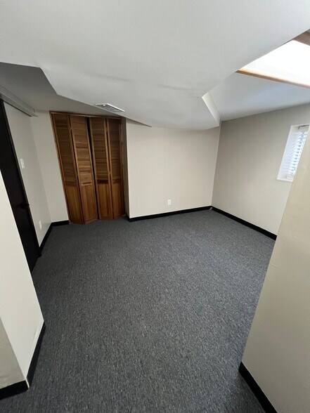 Building Photo - 4818 N Moody Ave