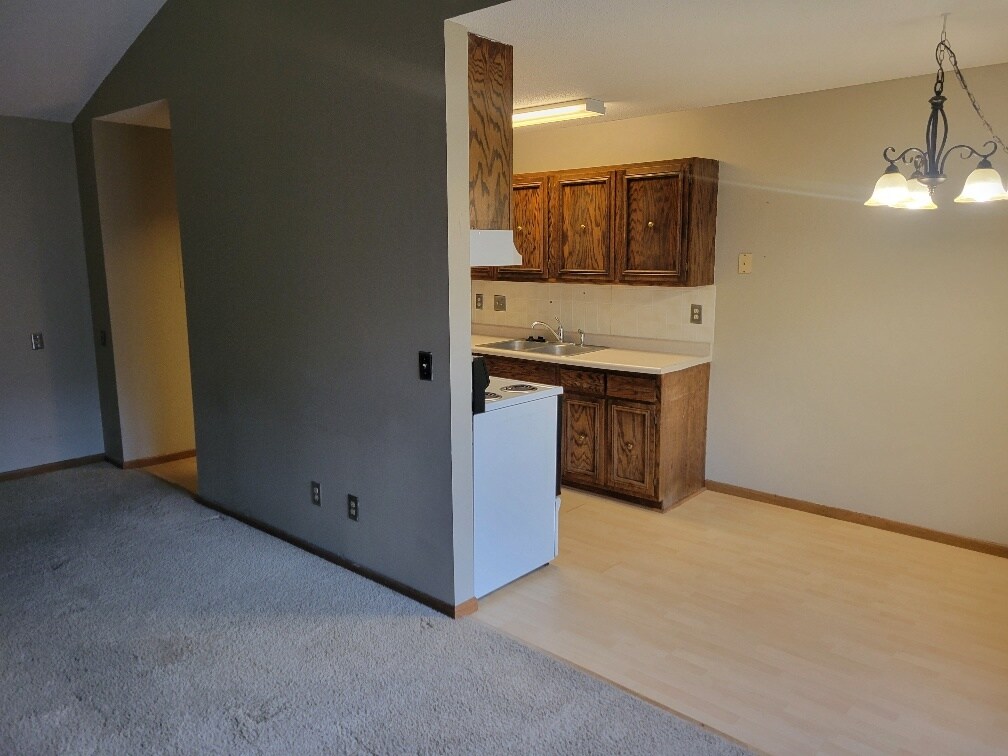 Building Photo - 808 Old Settlers Trl