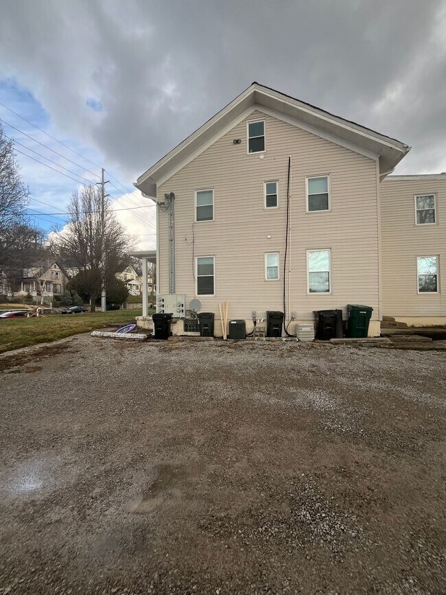 Building Photo - 4805 Eastern Ave