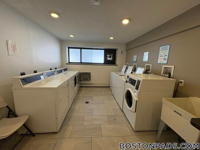 Building Photo - 66 Homer Ave