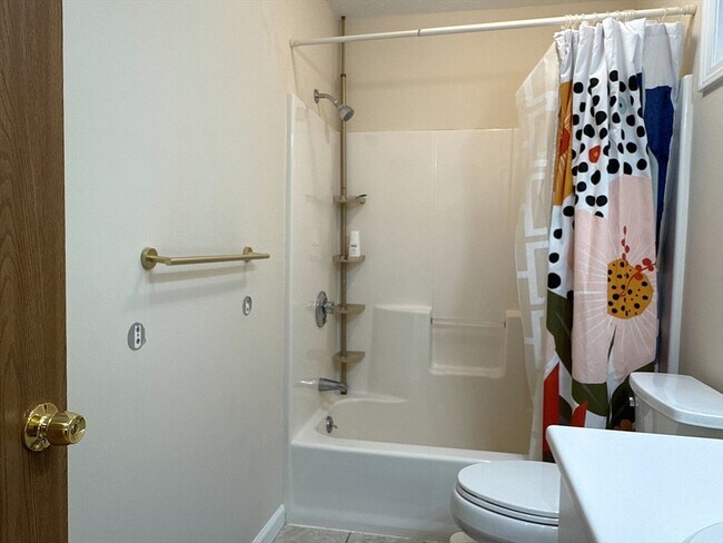 Building Photo - 73 Arrowhead Cir