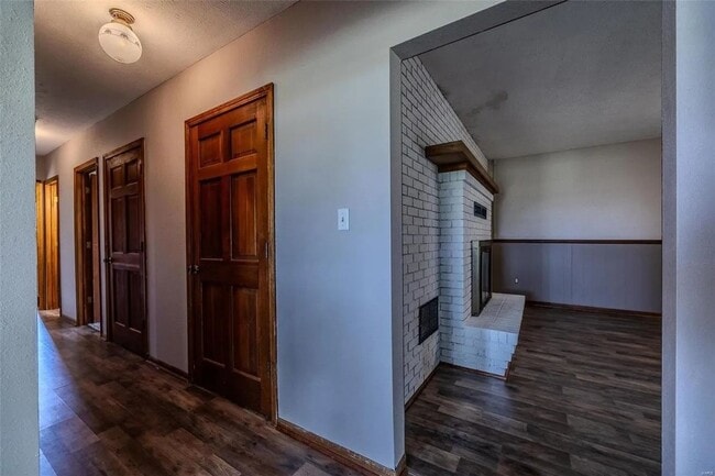 Building Photo - 3 Bedroom 2 Bathroom Home & 21 Acre Lot for rent.