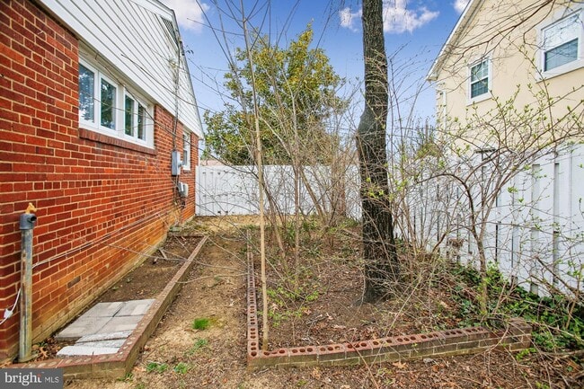 Building Photo - 6621 Edsall Rd