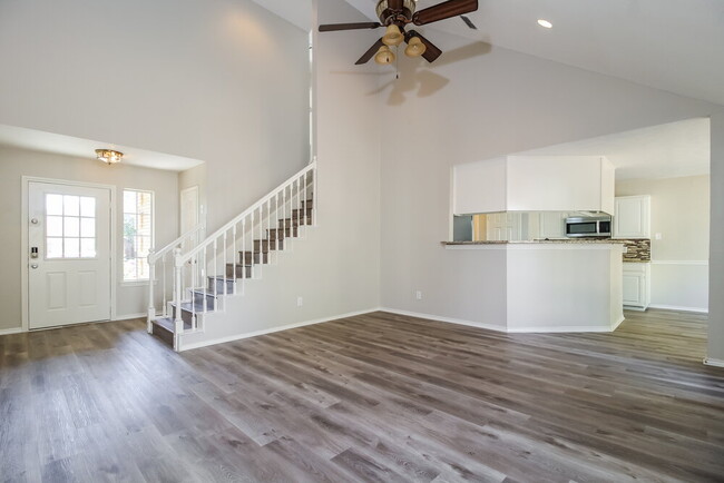 Building Photo - 5221 Tartan Cir