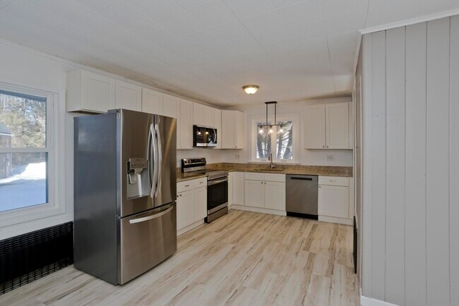 Building Photo - 16 Knightville Dam Road