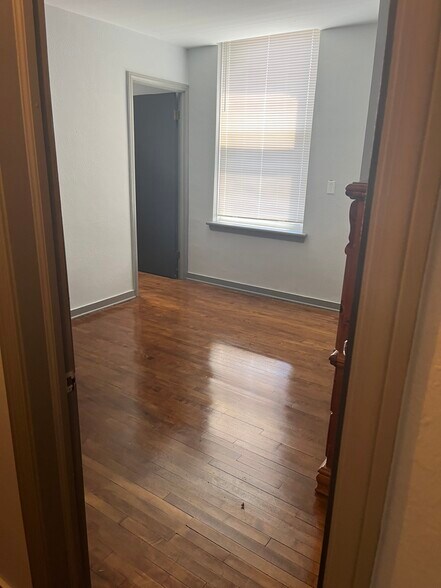 Building Photo - 1415 Cass Ave