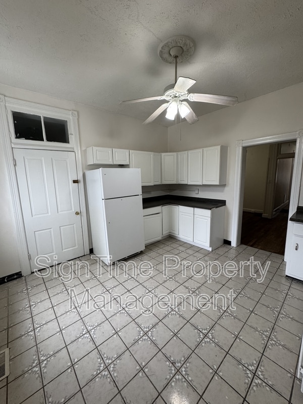 Primary Photo - 40-42 East Franklin Street - 1