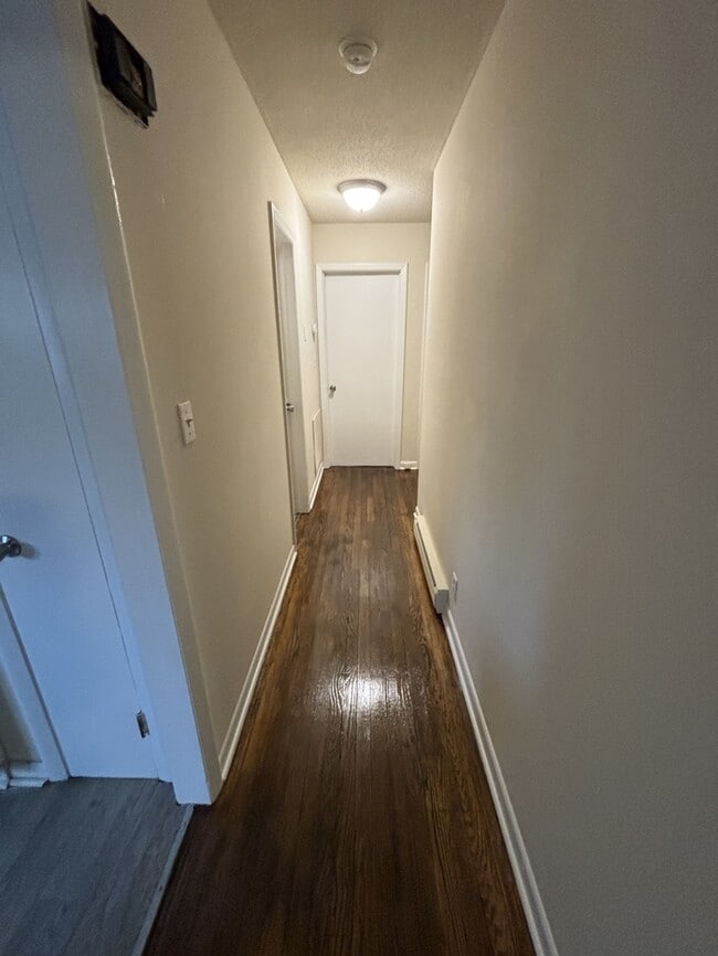 Building Photo - 280 E Main St