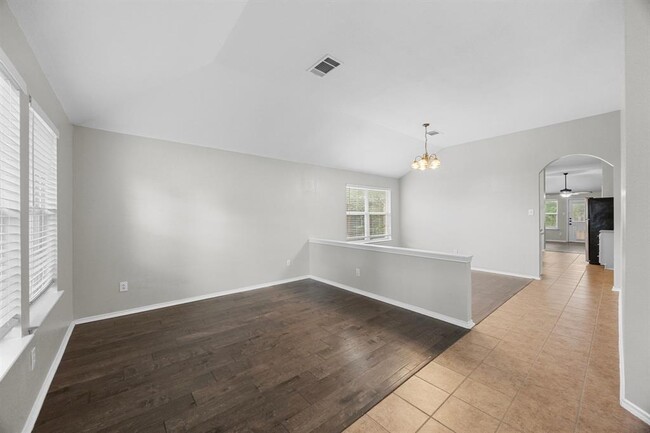 Building Photo - 119 Aguilar Dr