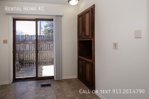 Building Photo - 5908 Brittany St
