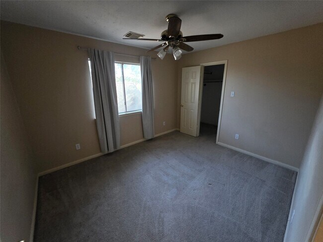 Building Photo - 4815 Knights Branch Dr