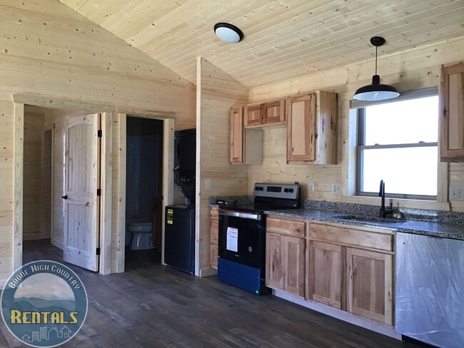 Building Photo - Beautiful 1bd Cabin In Trade, Tennessee