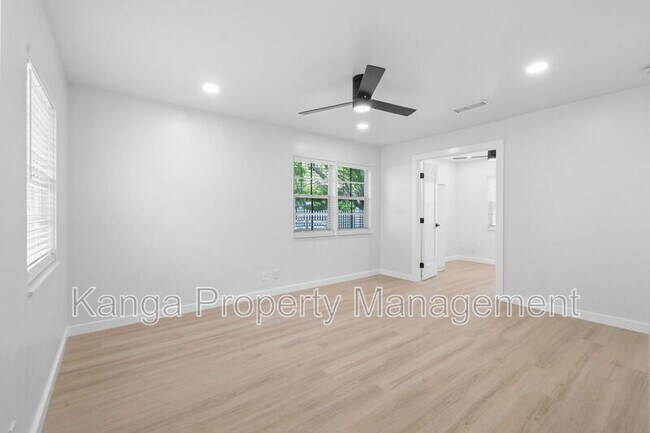Building Photo - 800 Tropic Blvd