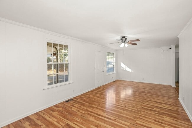 Building Photo - 5100 Colemont Dr