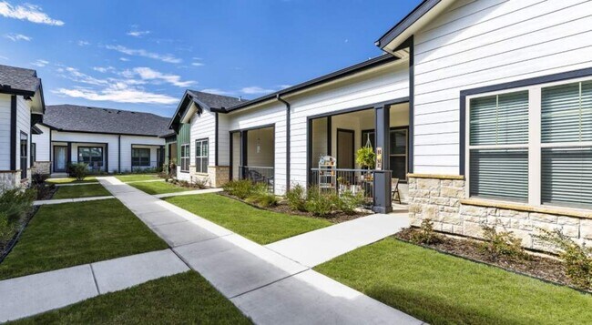 Building Photo - 2825 Sophie Ln