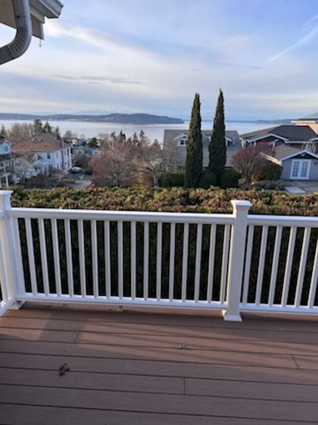 Building Photo - Lovely 2 bedroom home in Steilacoom