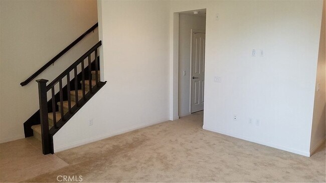 Building Photo - 908 N Acacia Ct