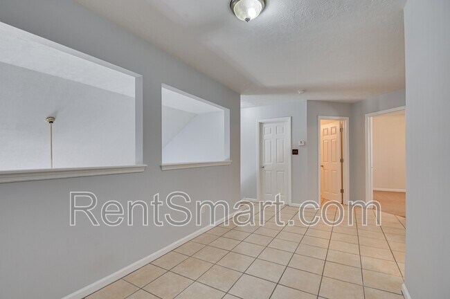 Building Photo - 324 Hornhead Dr
